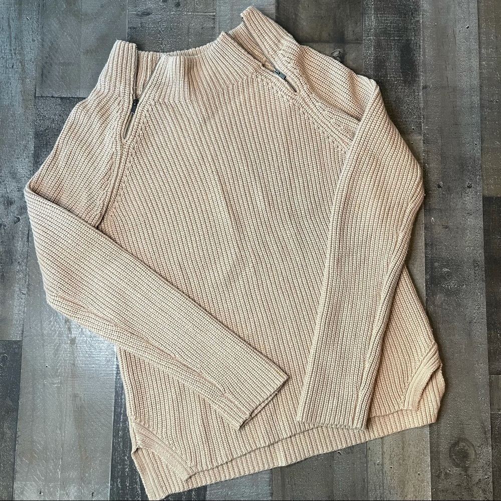 Banana Republic Small Tan Sweater